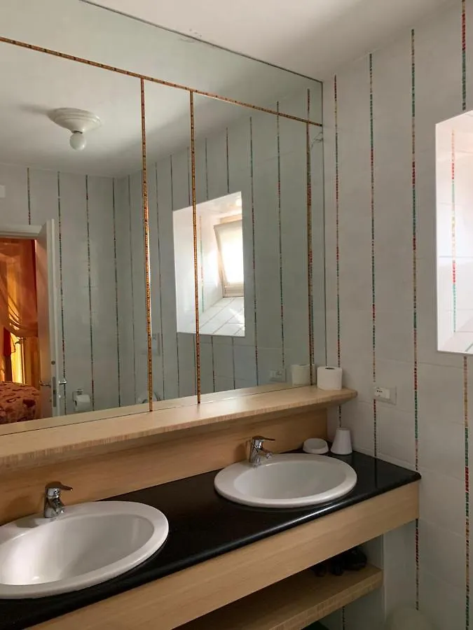 Borgo Al Sole By Garda Facilities Aparthotel Puegnago del Garda Italy